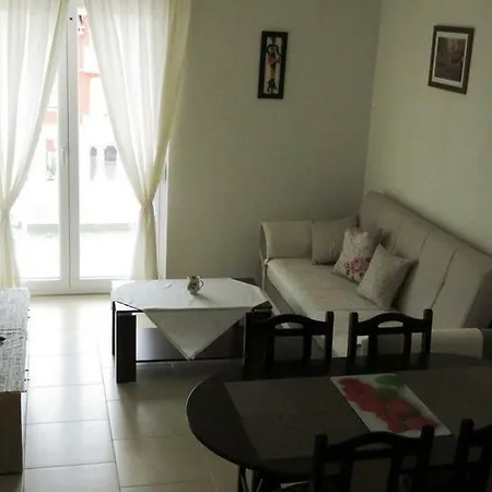 Mila Apartment *
